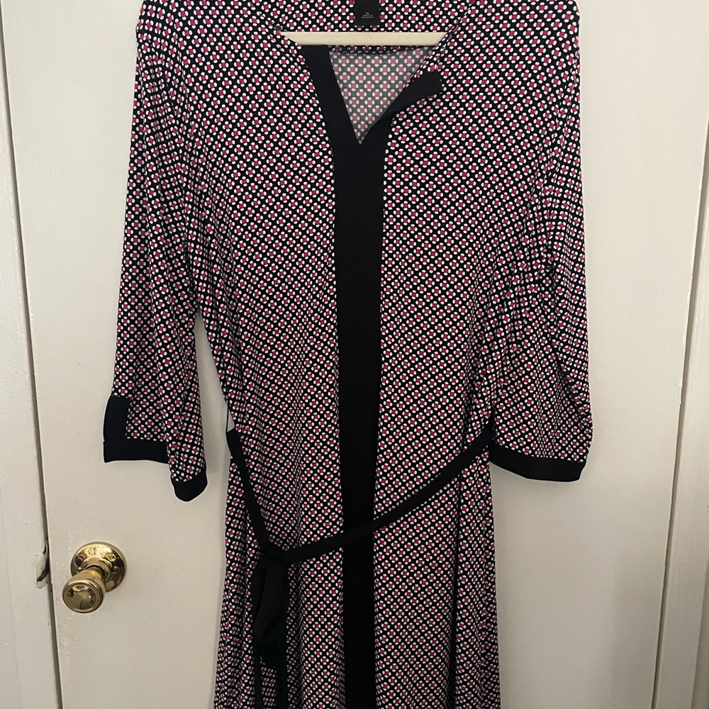Ann Taylor Chic Pink and Navy Patterned Dress. Excellent Used Condition.